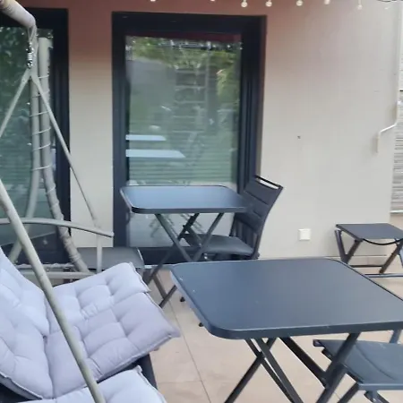 Apartment Moeblierte Souterrainwohnung Mit 2 Schlafzimmern Und Garten Bad Homburg vor der Hoehe