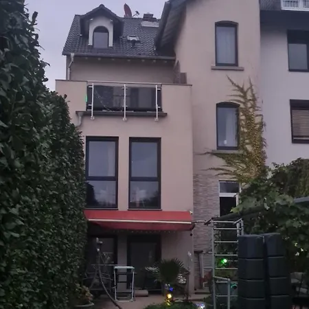 Moeblierte Souterrainwohnung Mit 2 Schlafzimmern Und Garten * Bad Homburg vor der Hoehe