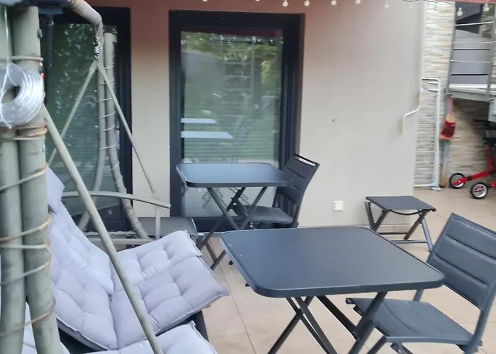 Apartment Möblierte Souterrainwohnung Mit 2 Schlafzimmern Und Garten Bad Homburg vor der Höhe