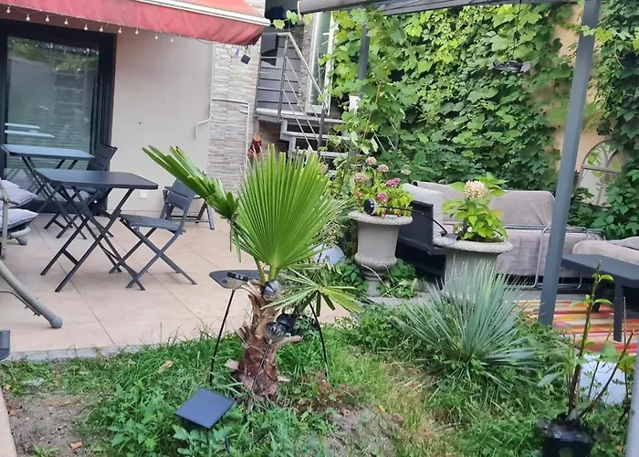 Möblierte Souterrainwohnung Mit 2 Schlafzimmern Und Garten * Bad Homburg vor der Höhe