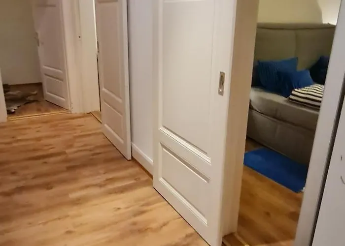 Möblierte Souterrainwohnung Mit 2 Schlafzimmern Und Garten Bad Homburg vor der Höhe