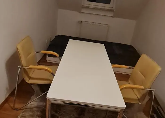 Möblierte Souterrainwohnung Mit 2 Schlafzimmern Und Garten * Bad Homburg vor der Höhe